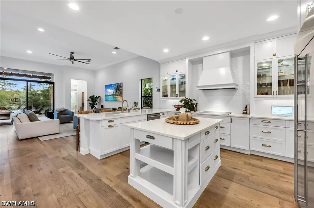 Naples FL, 2954 Cinnamon Bay Circle