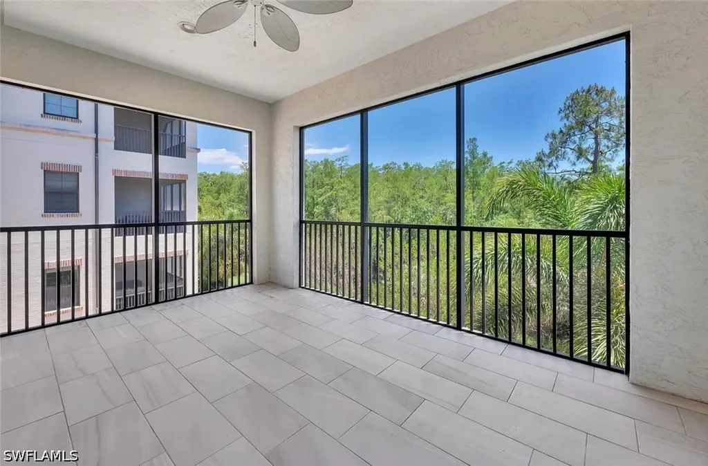 16374 Viansa Way Naples FL 34110