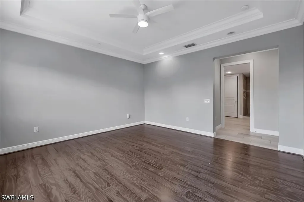 16374 Viansa Way Naples FL 34110