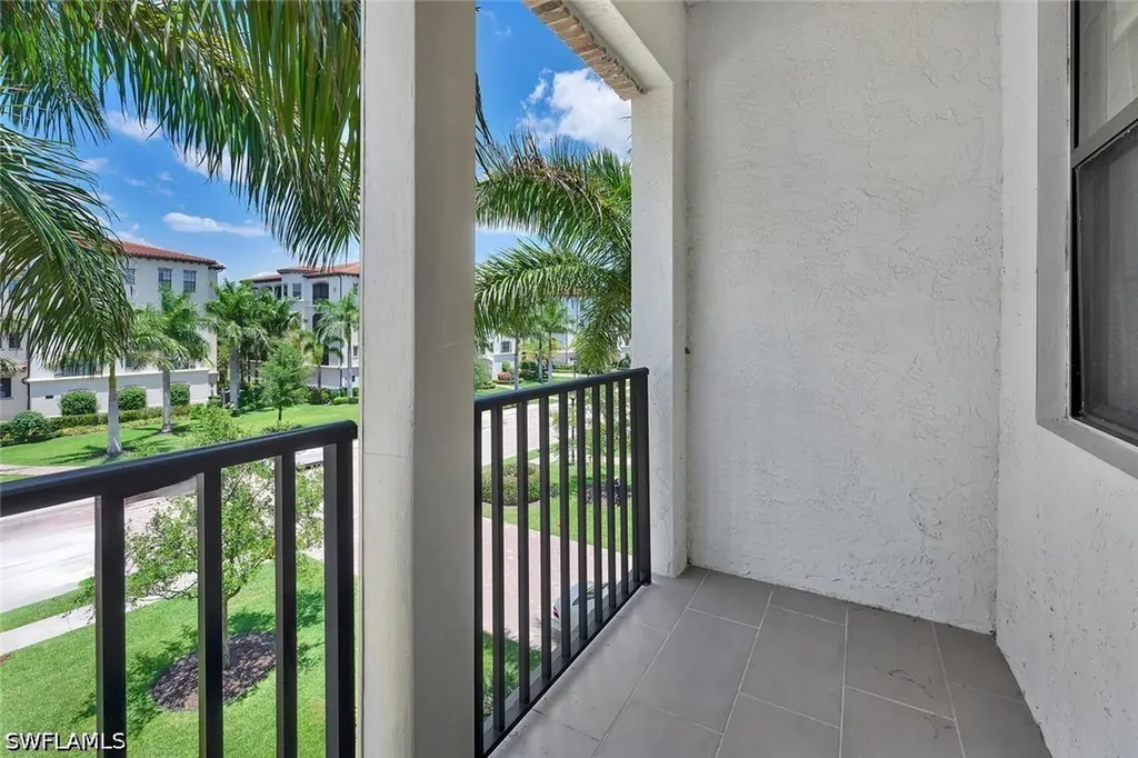 16374 Viansa Way Naples FL 34110