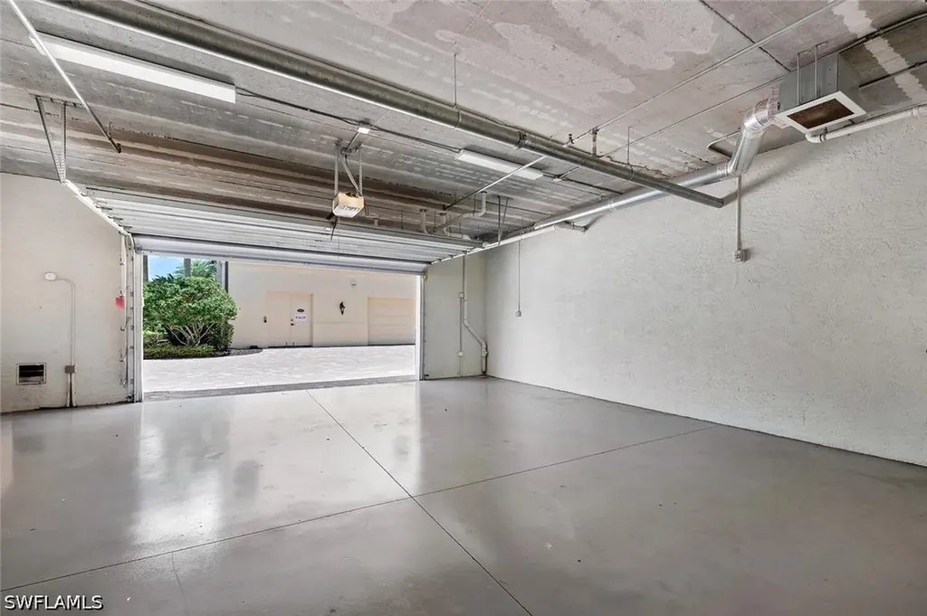 16374 Viansa Way Naples FL 34110