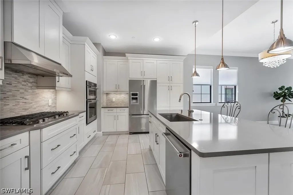 16374 Viansa Way Naples FL 34110