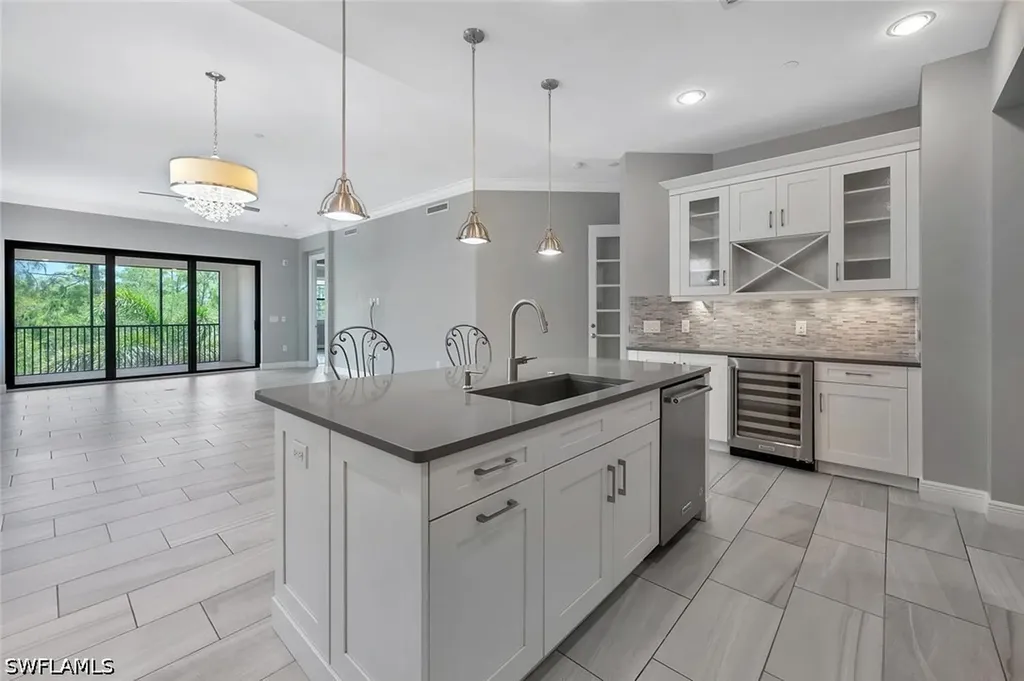 16374 Viansa Way Naples FL 34110