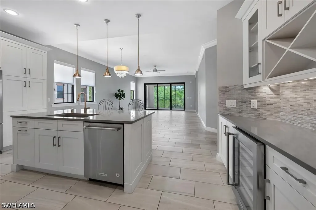 16374 Viansa Way Naples FL 34110