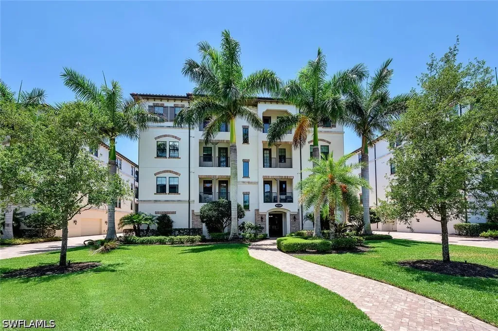 16374 Viansa Way Naples FL 34110