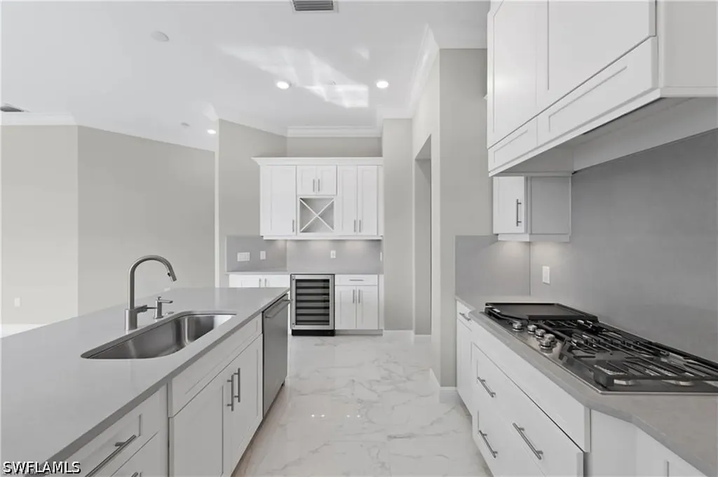 16374 Viansa Way Naples FL 34110