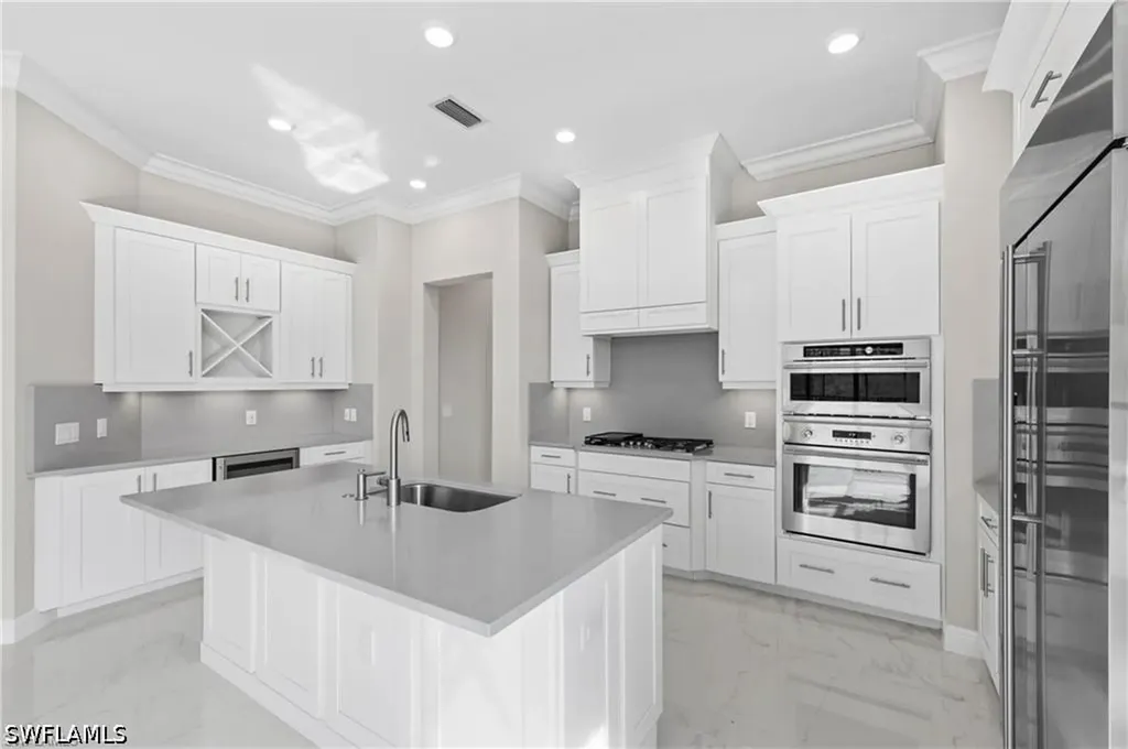 16374 Viansa Way Naples FL 34110