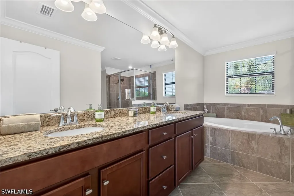 9452 Foxglove Lane Naples FL 34120