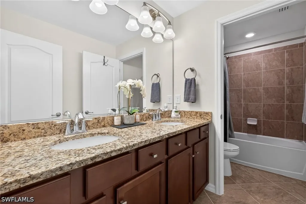9452 Foxglove Lane Naples FL 34120