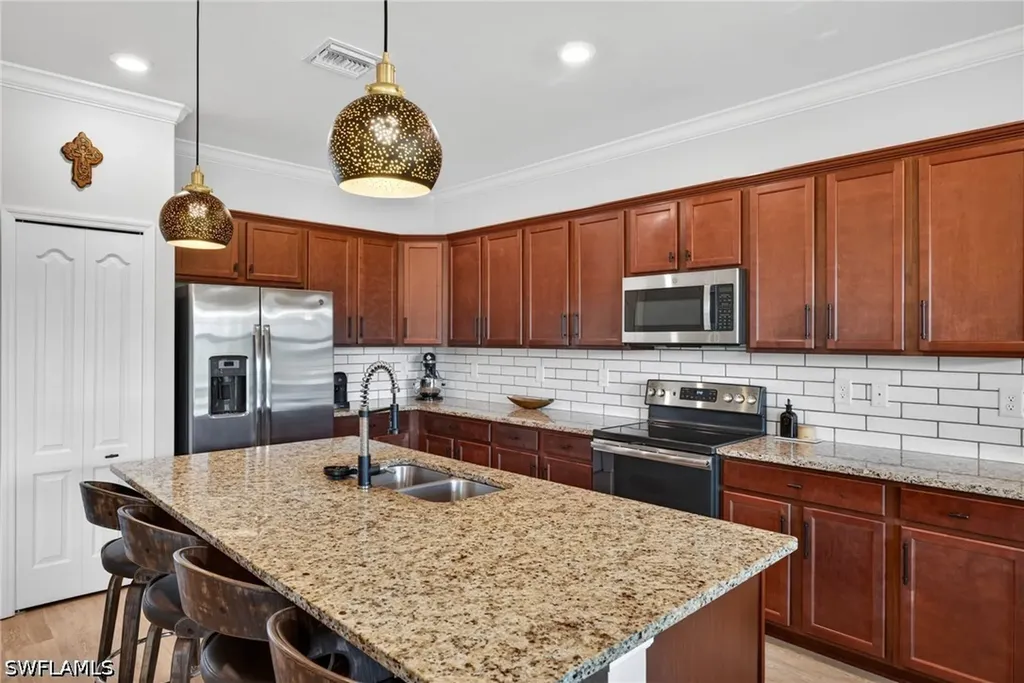 9452 Foxglove Lane Naples FL 34120