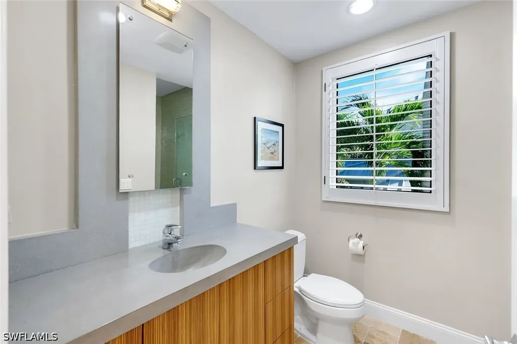 210 Central Avenue Naples FL 34102