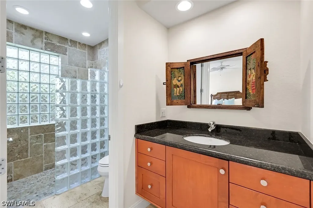 210 Central Avenue Naples FL 34102
