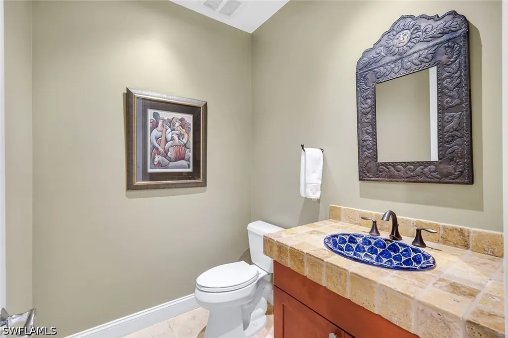 210 Central Avenue Naples FL 34102