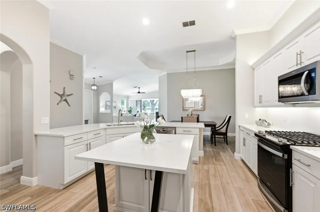 1641 Tarpon Bay Drive S Naples FL 34119