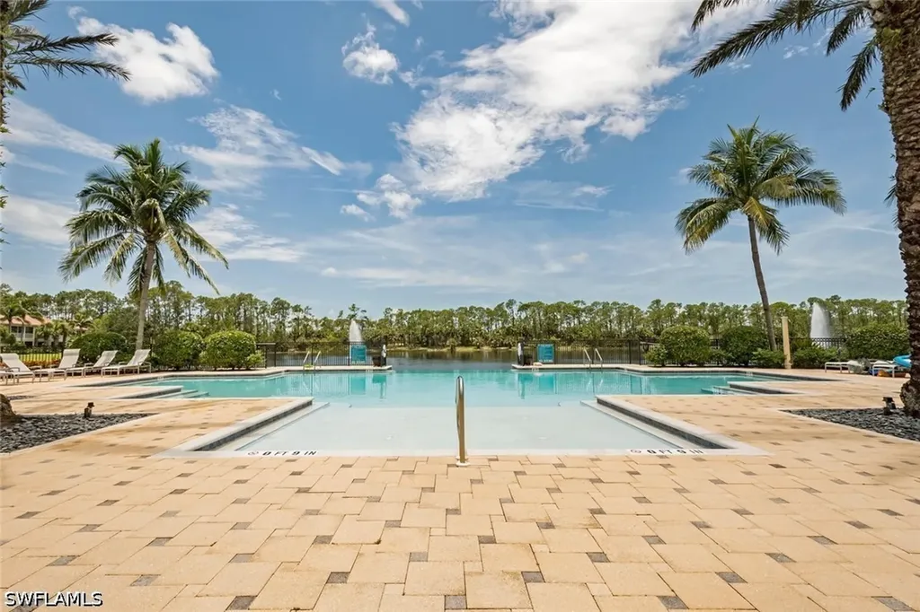 1641 Tarpon Bay Drive S Naples FL 34119
