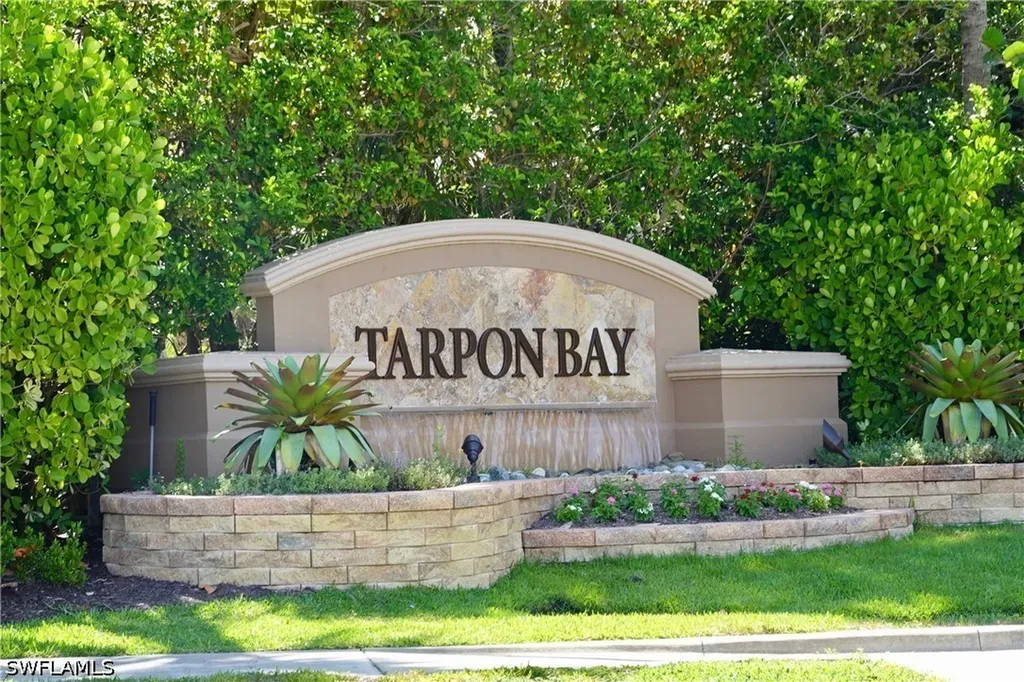 1641 Tarpon Bay Drive S Naples FL 34119