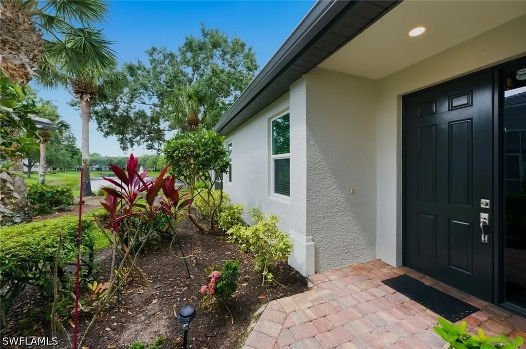 1641 Tarpon Bay Drive S Naples FL 34119