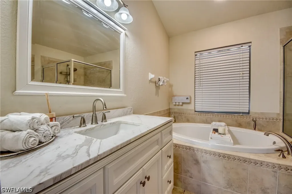 2012 NE 33rd Lane Cape Coral FL 33909