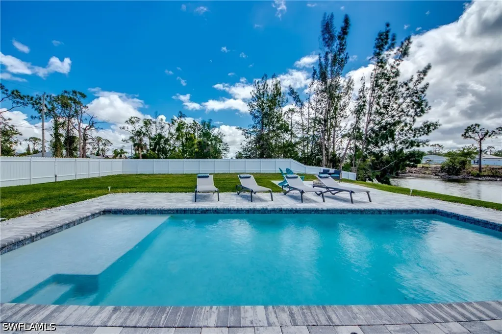 2012 NE 33rd Lane Cape Coral FL 33909