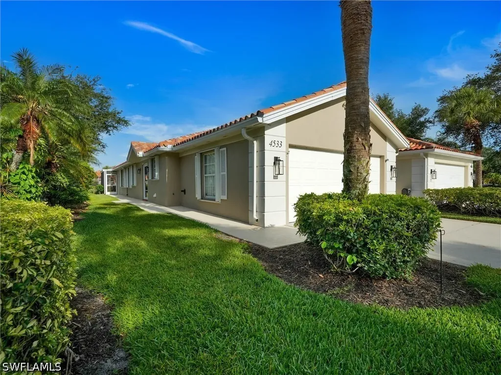 4533 Paseo Avila Naples FL 34109