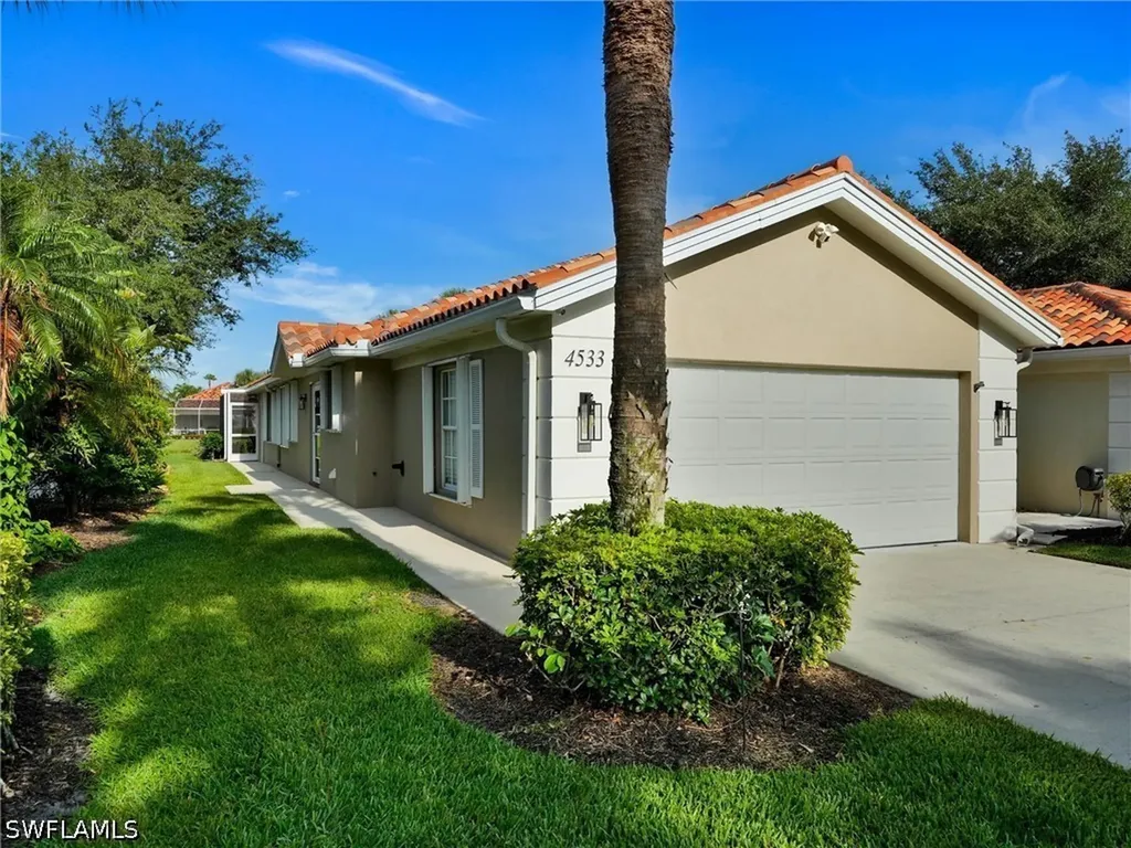 4533 Paseo Avila Naples FL 34109