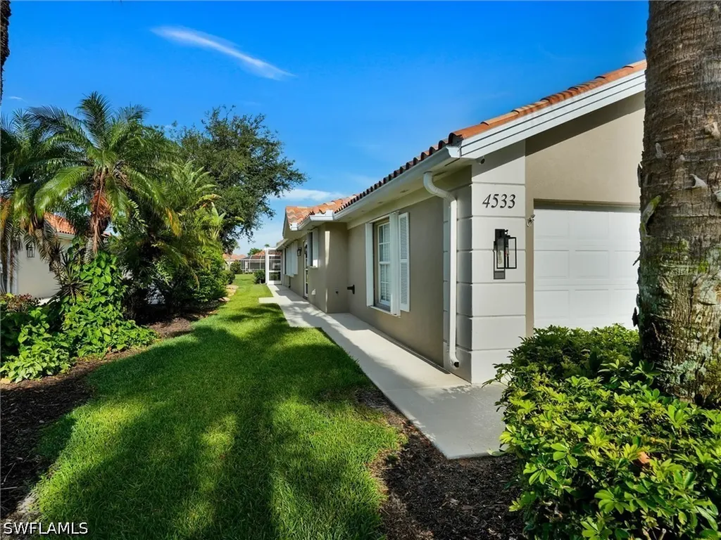 4533 Paseo Avila Naples FL 34109