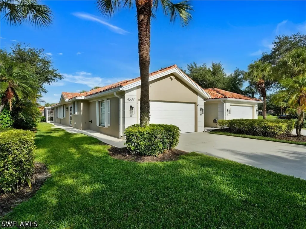 4533 Paseo Avila Naples FL 34109