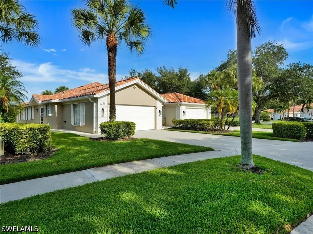 4533 Paseo Avila Naples FL 34109