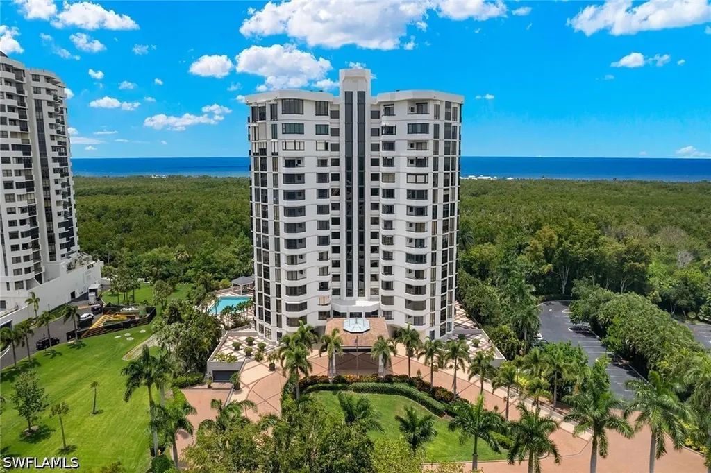 6075 Pelican Bay Boulevard Naples FL 34108