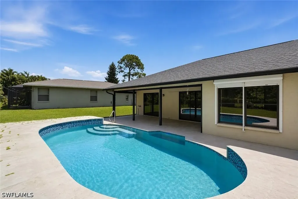 19028 Pine Run Lane Fort Myers FL 33967