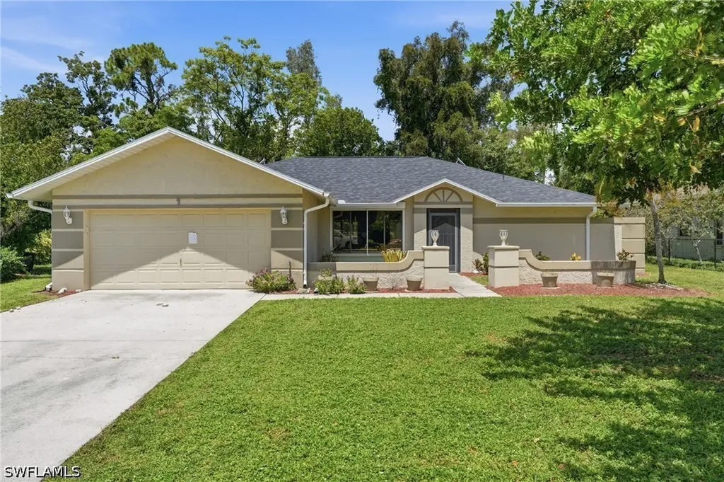 19028 Pine Run Lane Fort Myers FL 33967