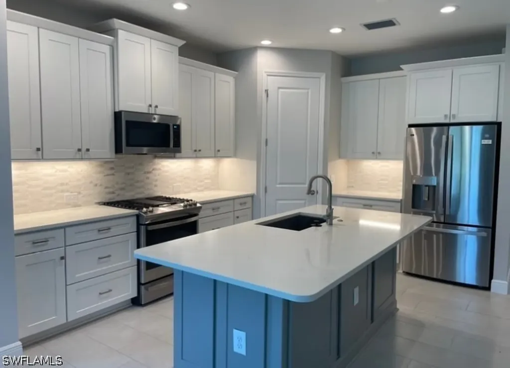 4600 Skysail Drive Skysail FL 34120