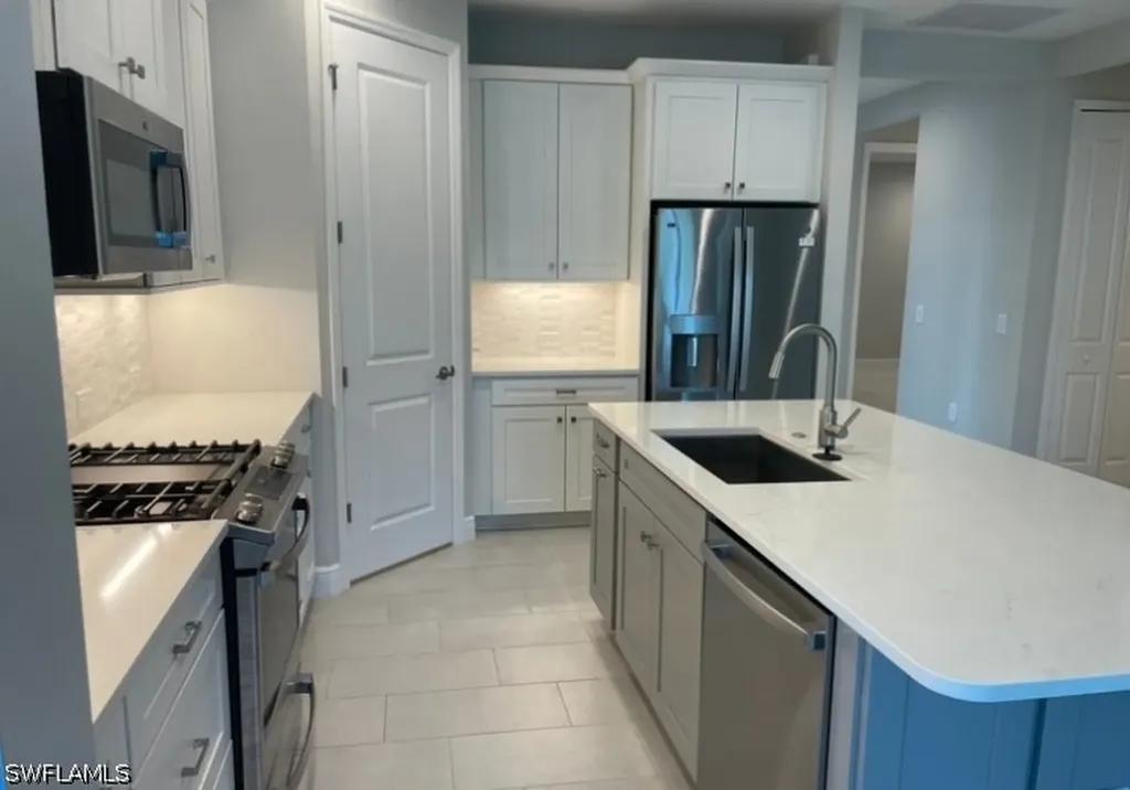 4600 Skysail Drive Skysail FL 34120