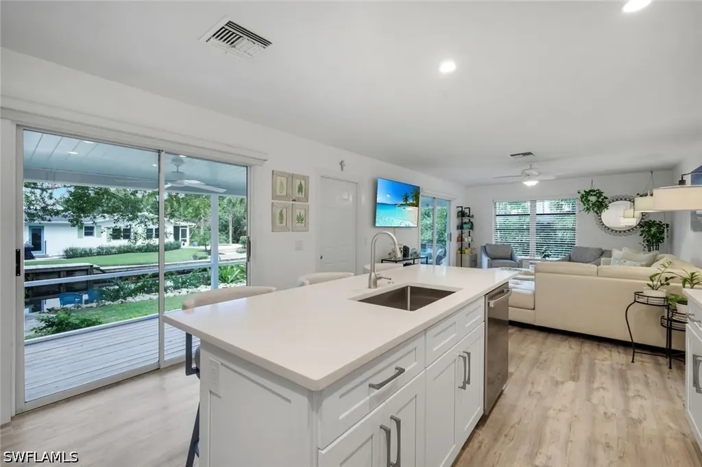 27292 East Drive Bonita Springs FL 34135
