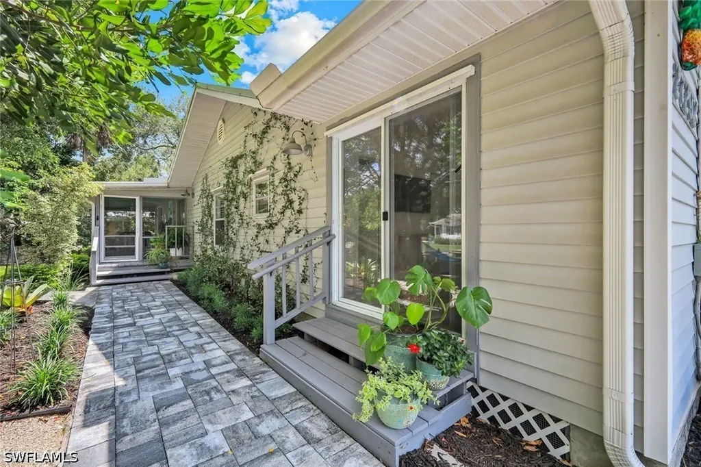 27292 East Drive Bonita Springs FL 34135