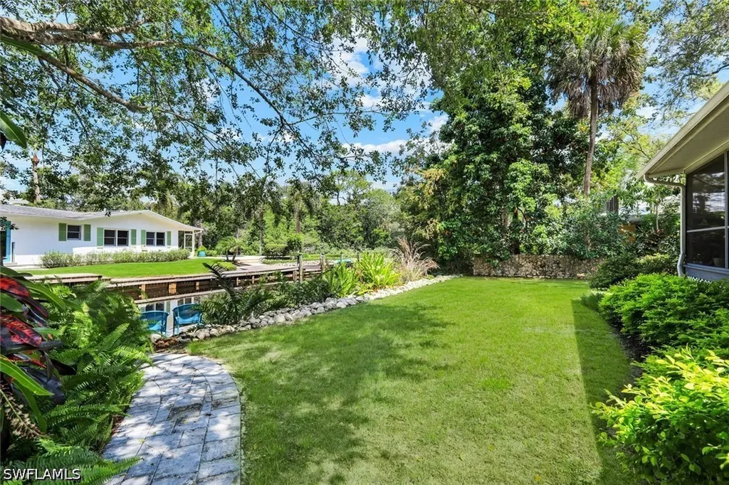 27292 East Drive Bonita Springs FL 34135