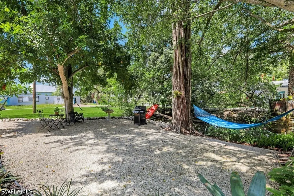 27292 East Drive Bonita Springs FL 34135