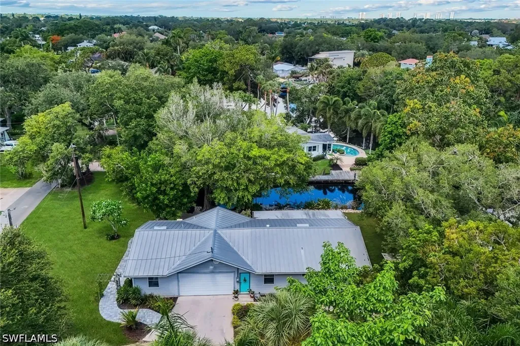 27292 East Drive Bonita Springs FL 34135