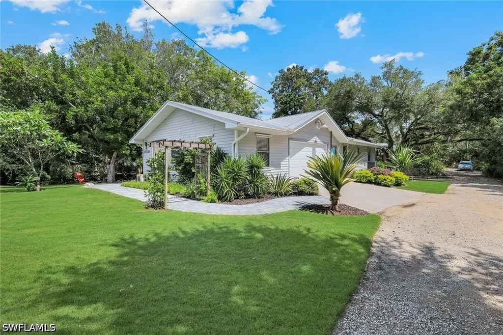 27292 East Drive Bonita Springs FL 34135