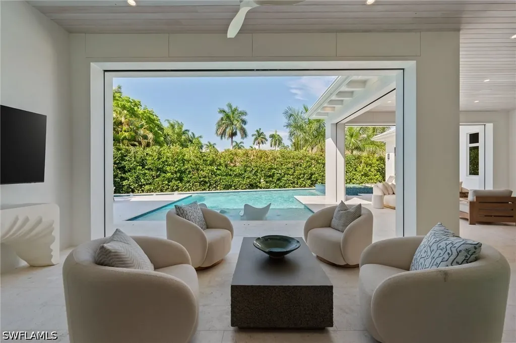 710 Willowhead Drive Naples FL 34103