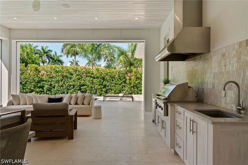 710 Willowhead Drive Naples FL 34103