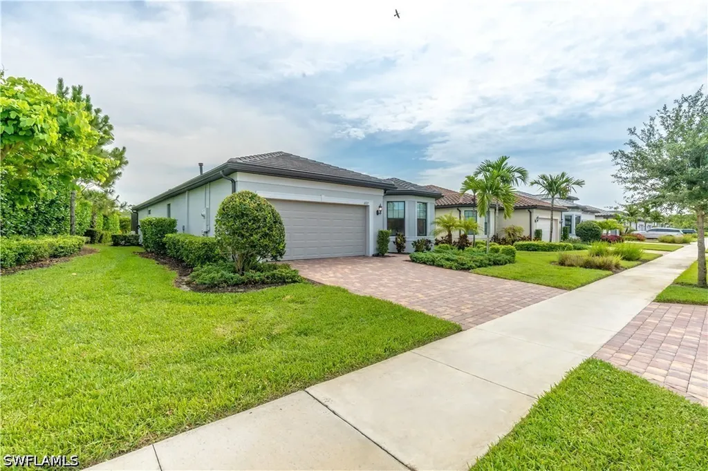 6727 Pennyroyal Drive Naples FL 34114