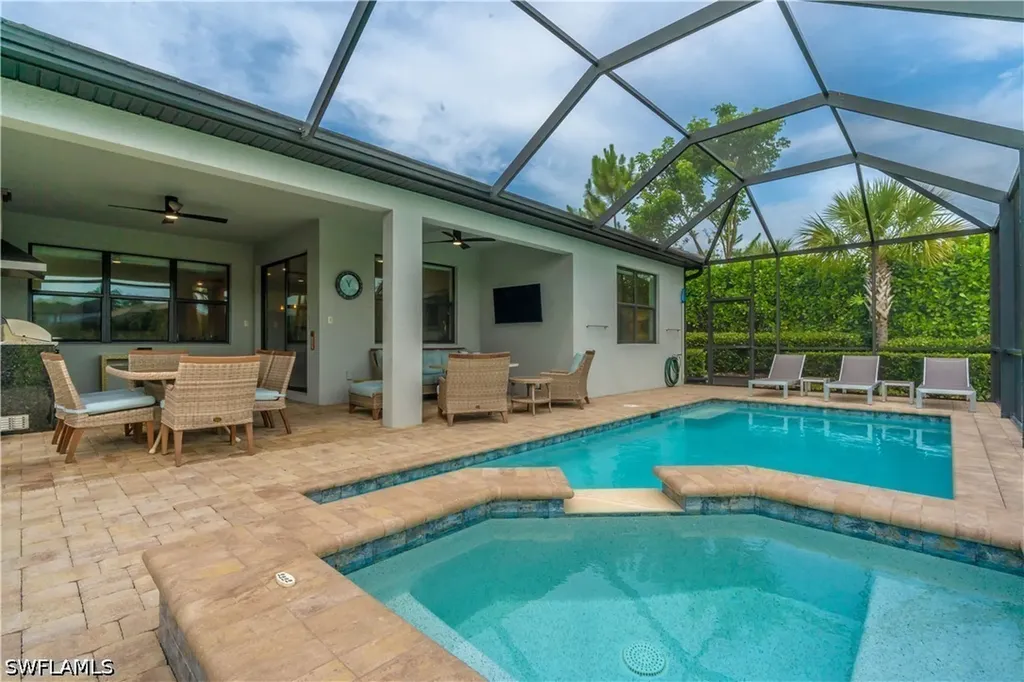 6727 Pennyroyal Drive Naples FL 34114