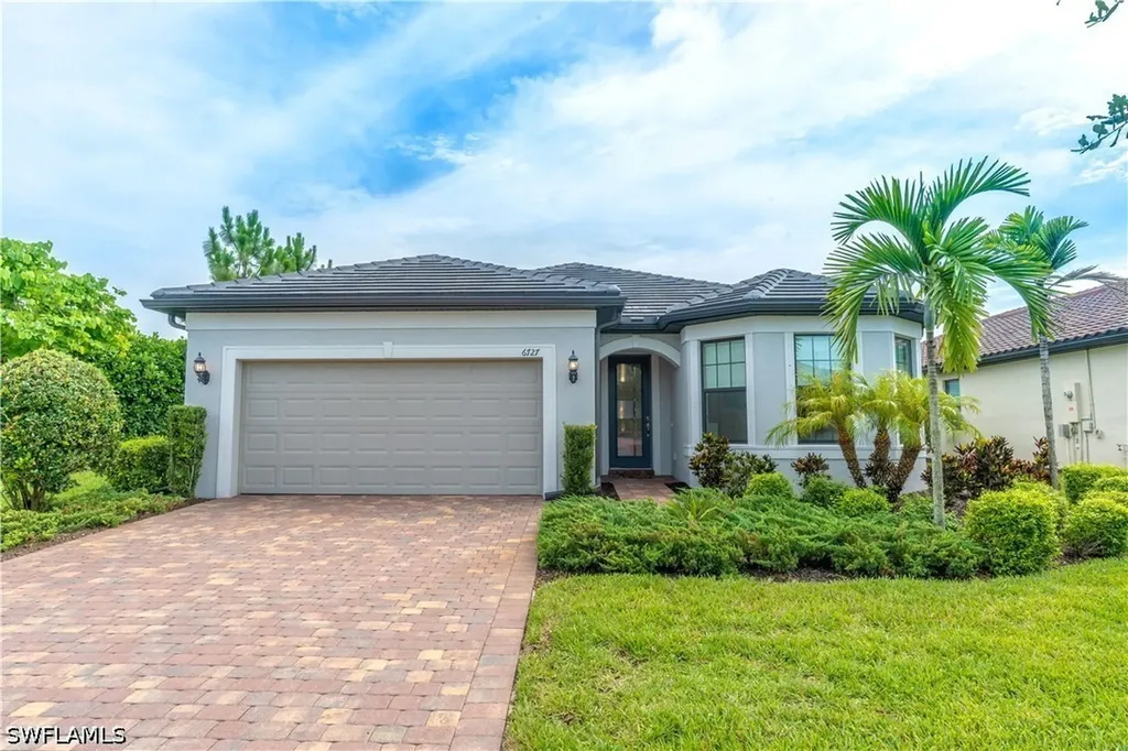 6727 Pennyroyal Drive Naples FL 34114