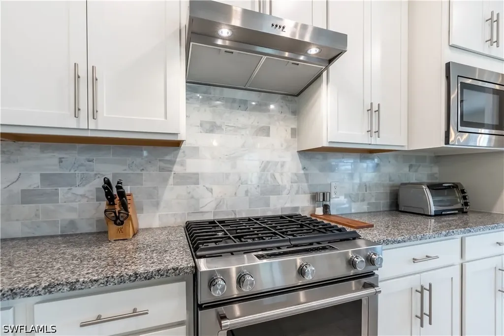 6727 Pennyroyal Drive Naples FL 34114