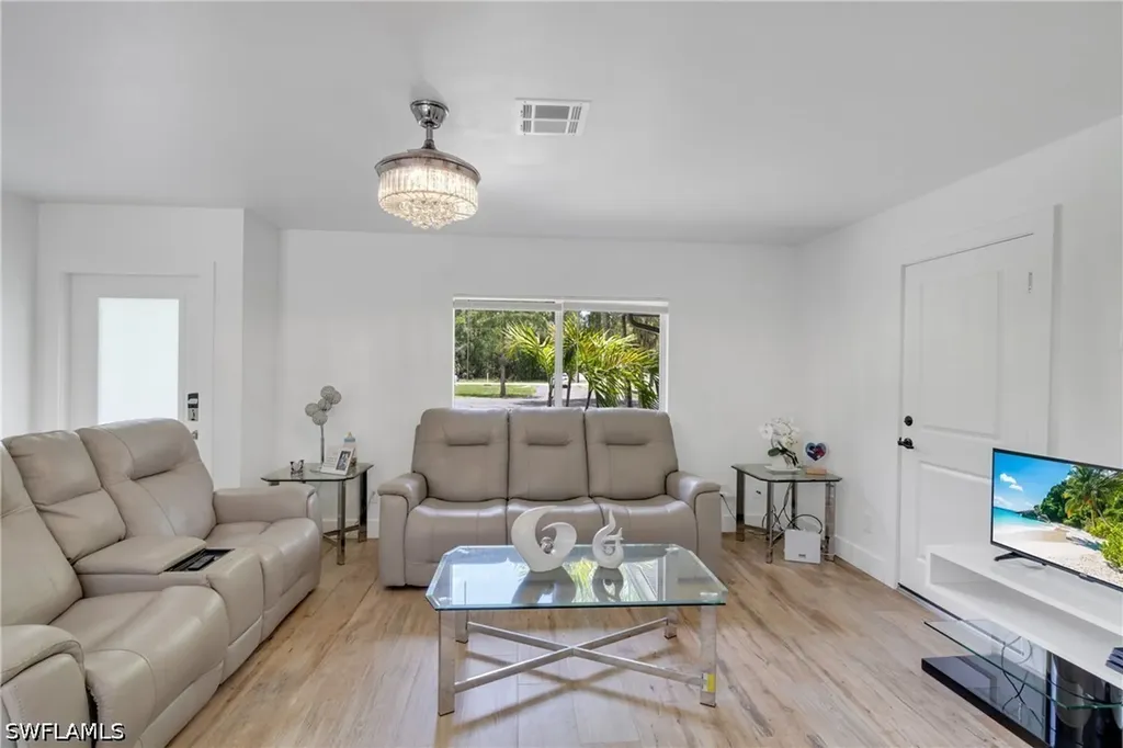 1740 20th Avenue NE Naples FL 34120