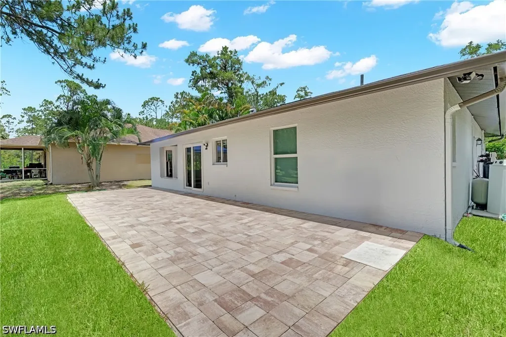 1740 20th Avenue NE Naples FL 34120