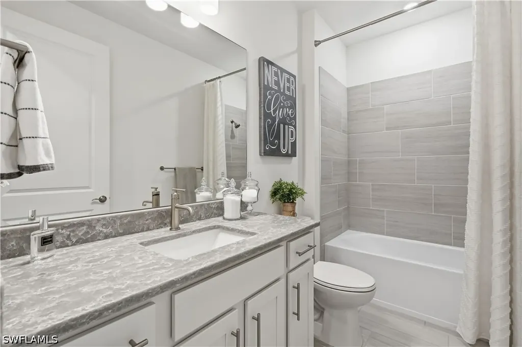 1940 Sierra Court Naples FL 34120