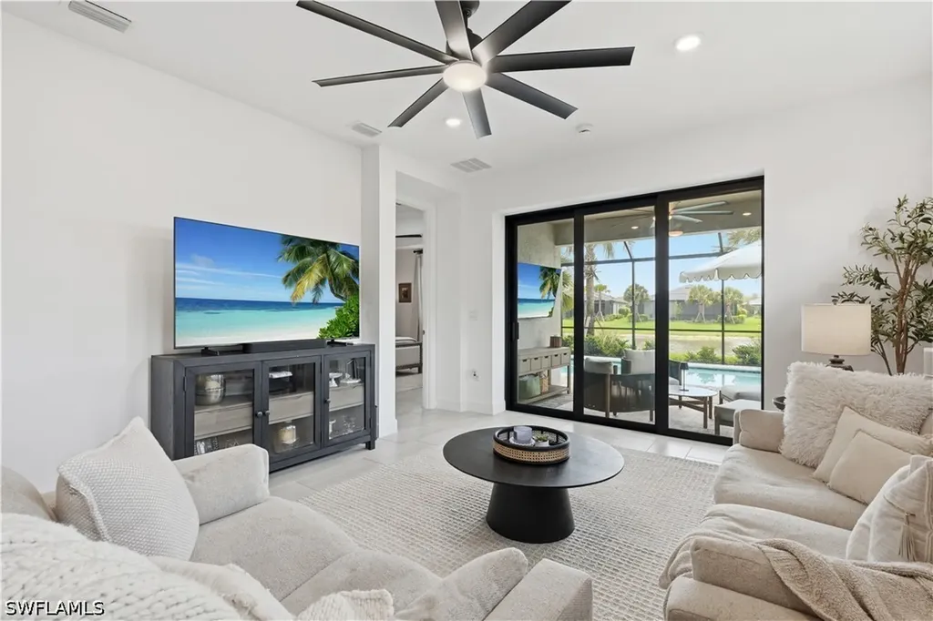 1940 Sierra Court Naples FL 34120