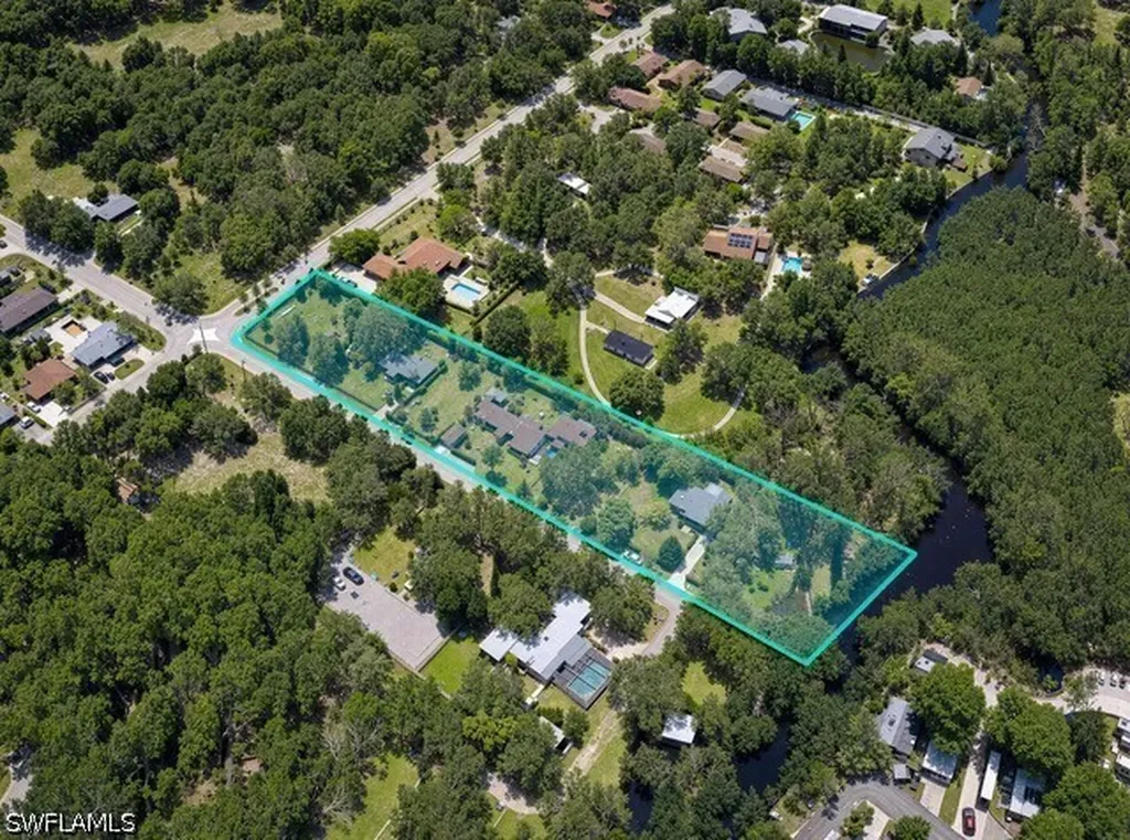 1063 Shadowlawn Drive Naples FL 34104